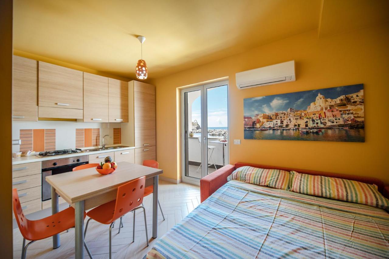 Villa Casa Cinzia In Marina Di Corricella Procida Exterior foto