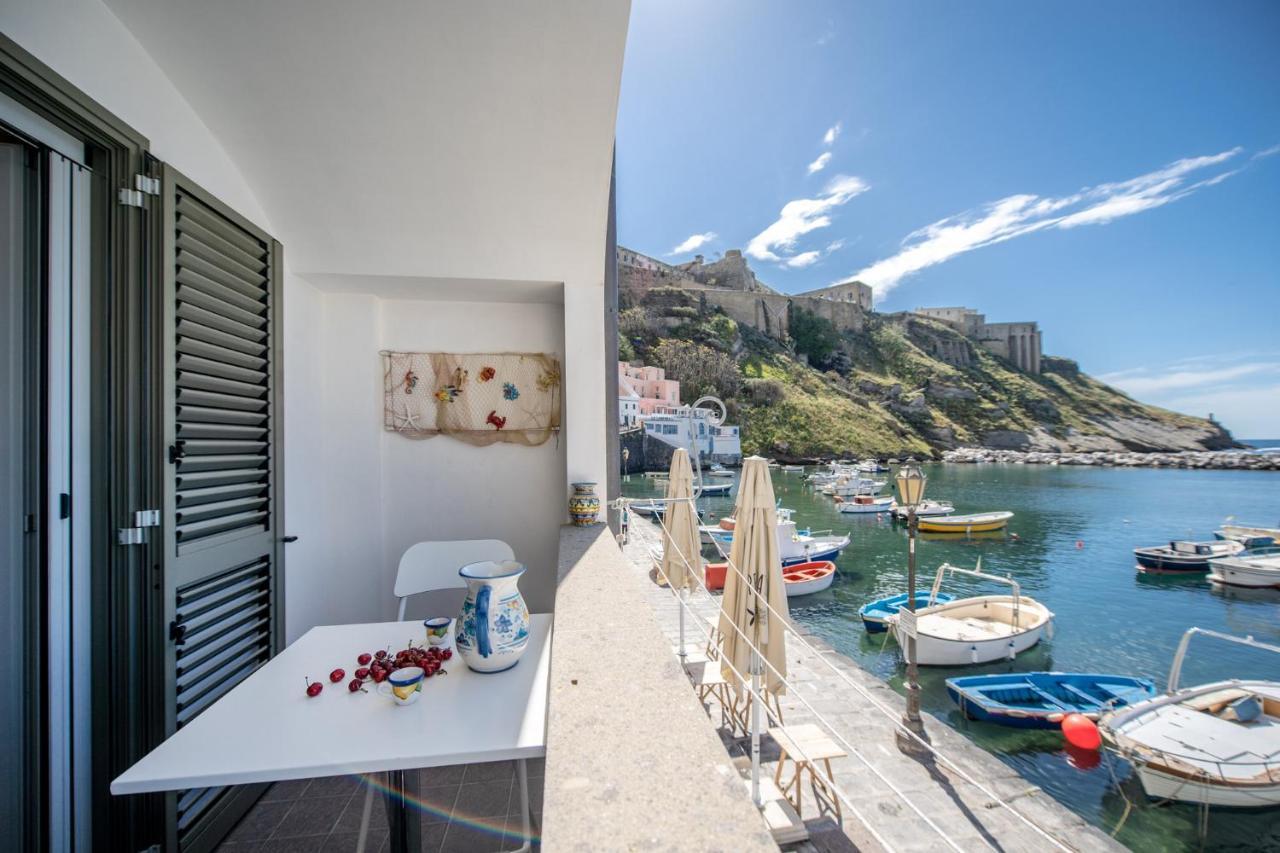 Villa Casa Cinzia In Marina Di Corricella Procida Exterior foto