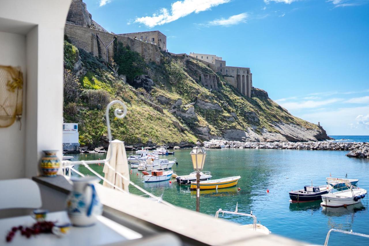 Villa Casa Cinzia In Marina Di Corricella Procida Exterior foto